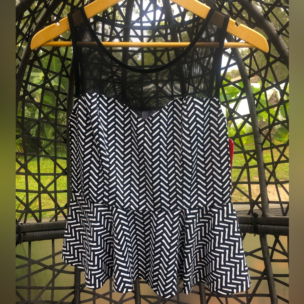 NEW Xhilaration sheer upper sleeveless flair waist chevron top black white